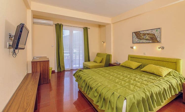 Novi Hotel
