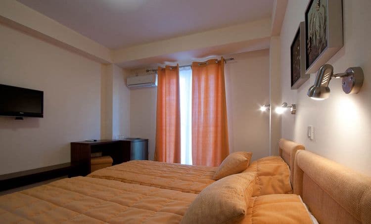 Novi Hotel