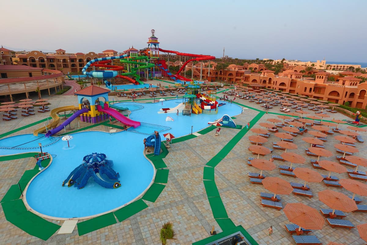 Charmillion Gardens Aqua Park (ex. Sea Garden) 