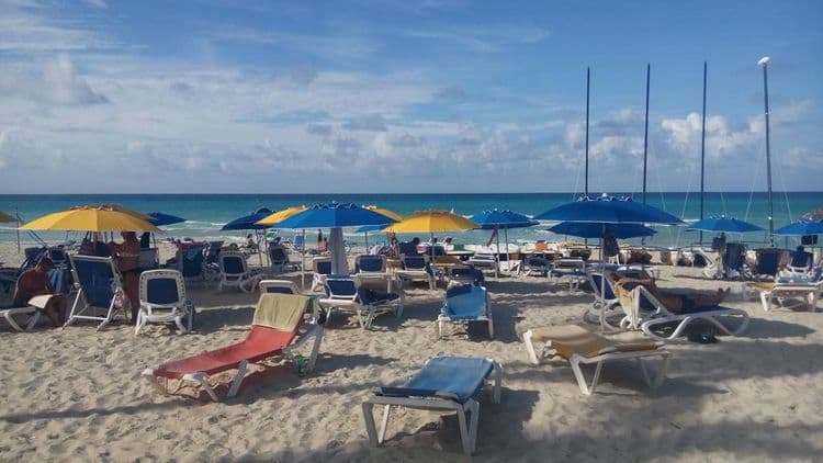 Islazul Los Delfines Hotel