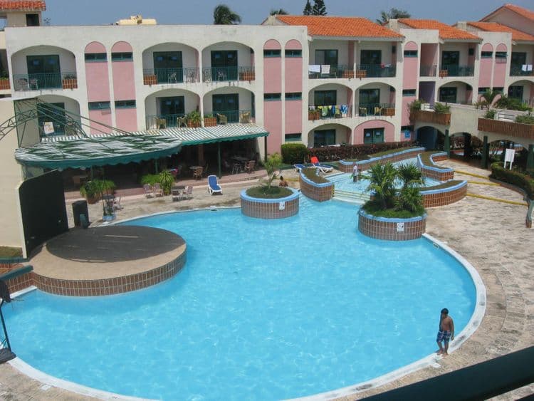 Islazul Los Delfines Hotel