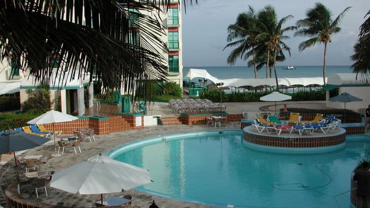 Islazul Los Delfines Hotel