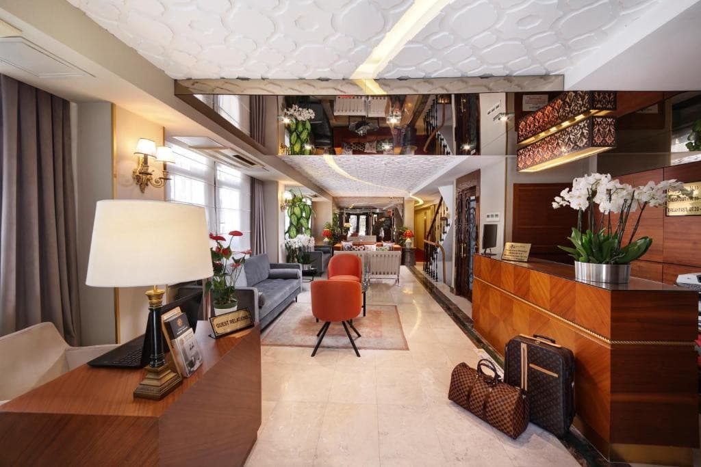 ALMINA HOTEL
