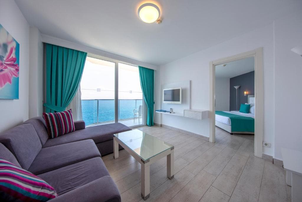 Le Bleu Hotel & Resort