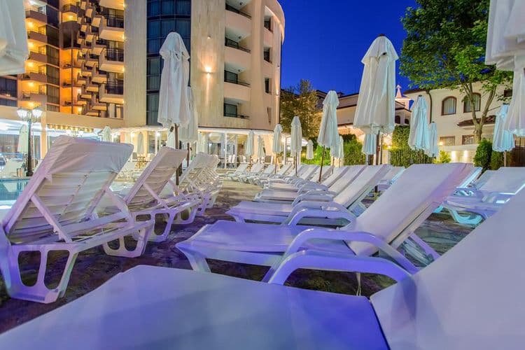Fiesta M Hotel