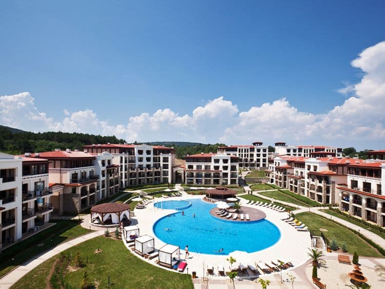 Green Life Beach Resort