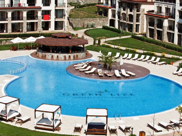 Green Life Beach Resort