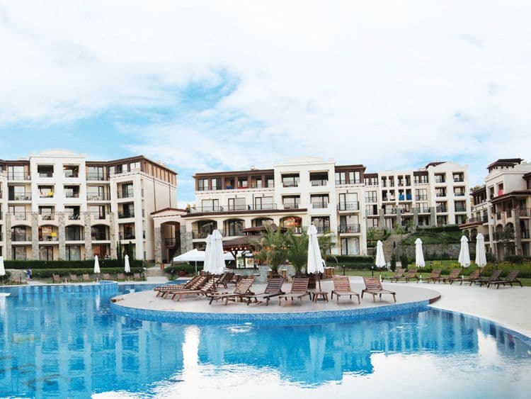 Green Life Beach Resort