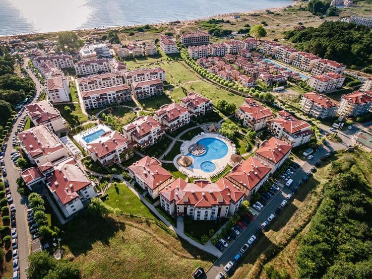 Green Life Beach Resort