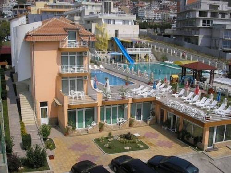 Santorini Family Hotel