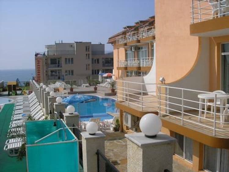 Santorini Family Hotel