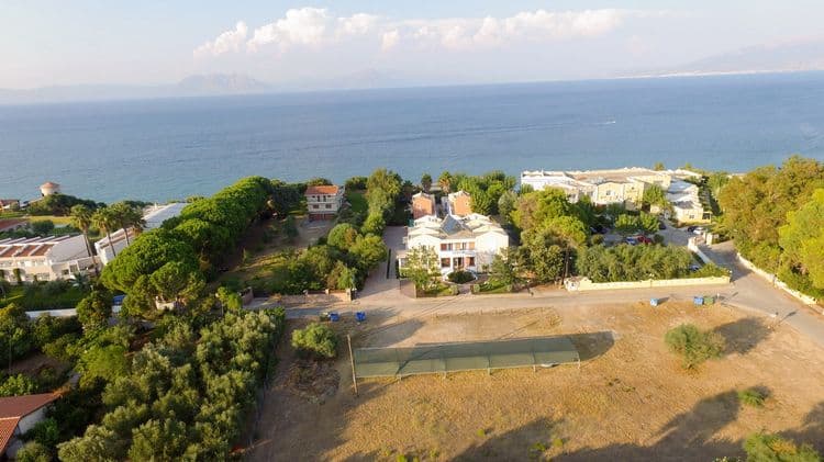 Aithrio Hotel