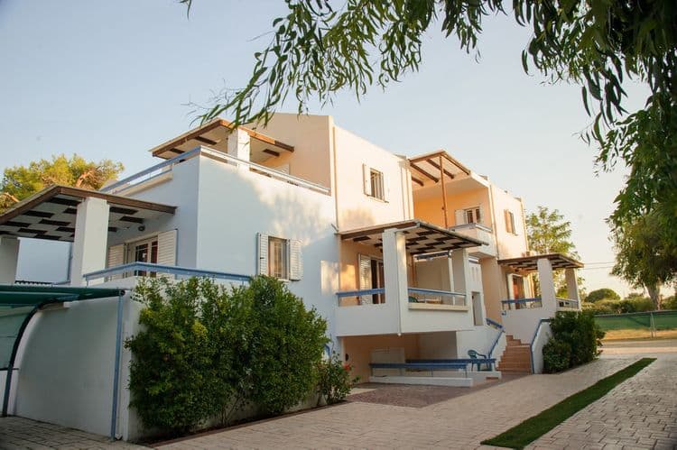 Aithrio Hotel
