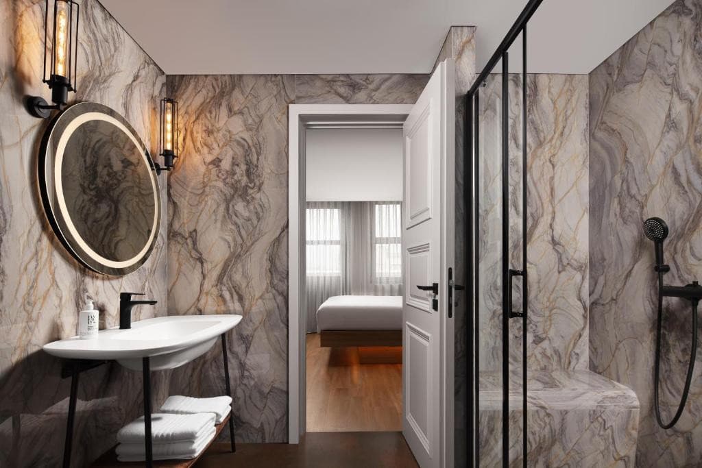 MOXY ISTANBUL BEYOGLU