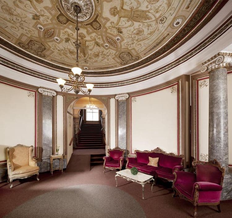 Metropol Hotel