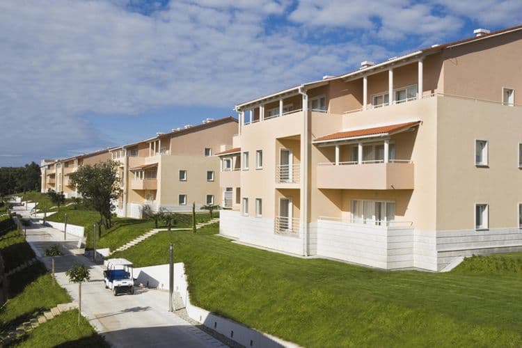 Family apartments Novi