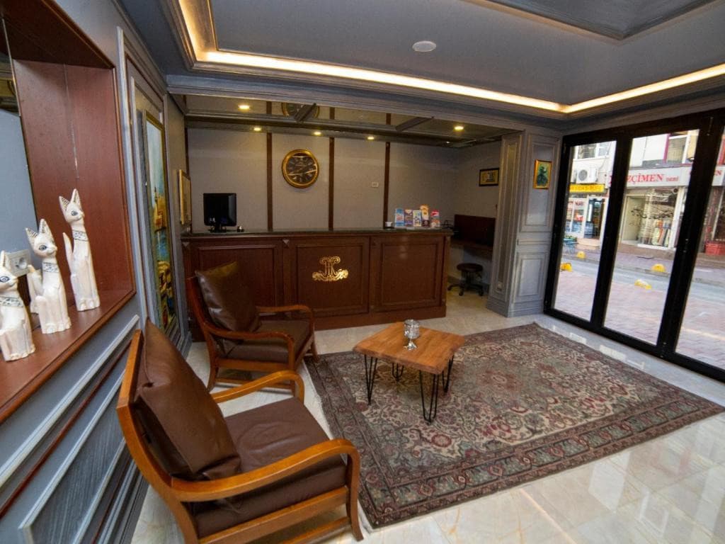 HHK DOWNTOWN HOTEL