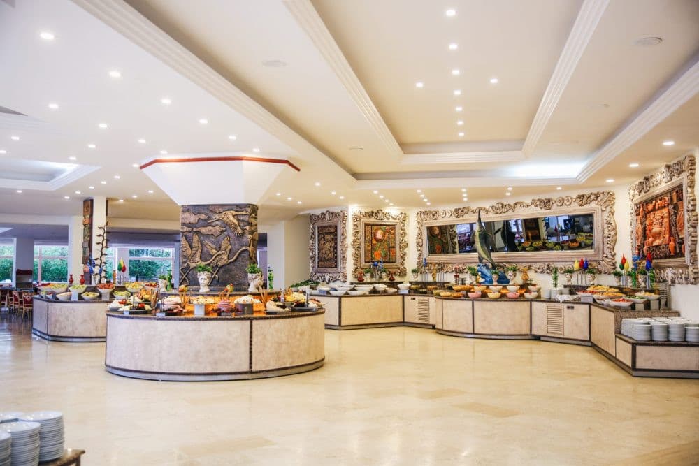Cesars Resort Hotel