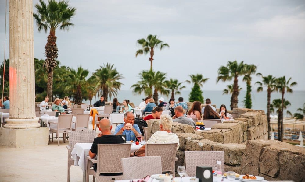 Cesars Resort Hotel