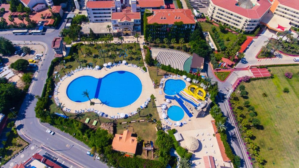 Cesars Resort Hotel