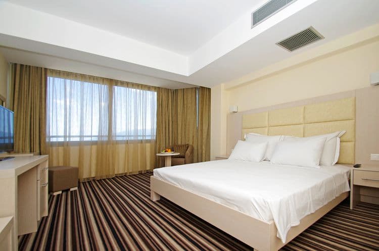Cronwell Platamon Resort