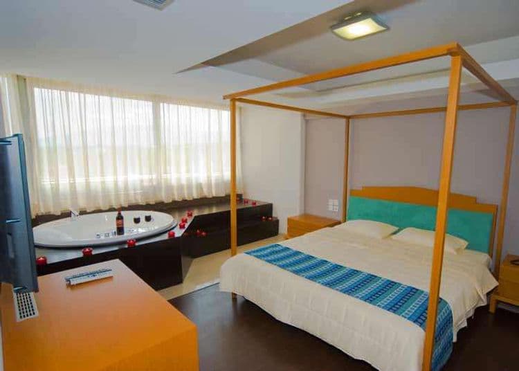 Cronwell Platamon Resort