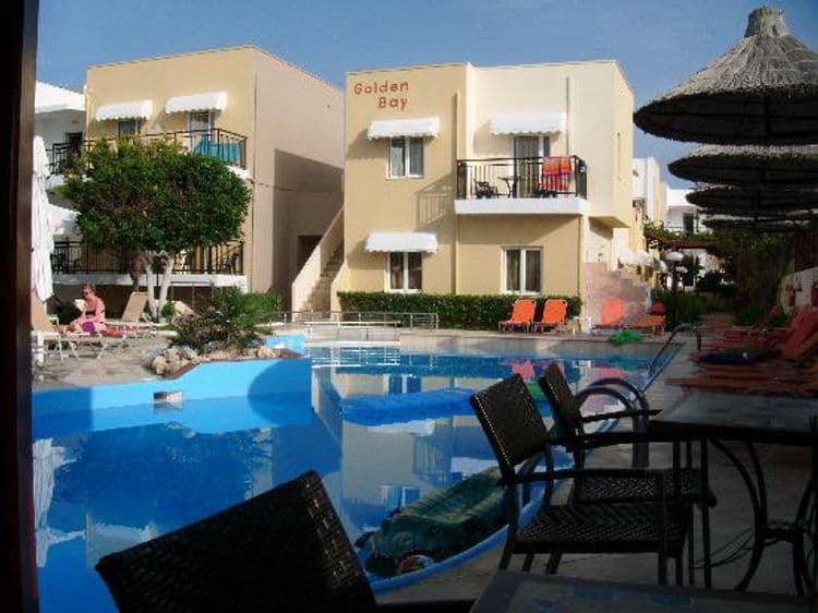 Golden Bay Studios & Apartments