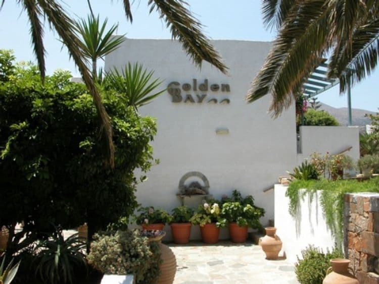 Golden Bay Studios & Apartments