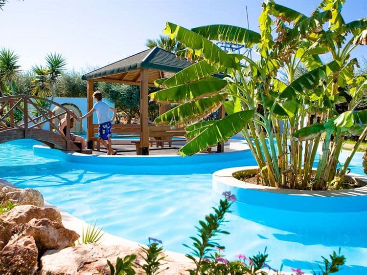 Alex Beach Hotel Bungalows