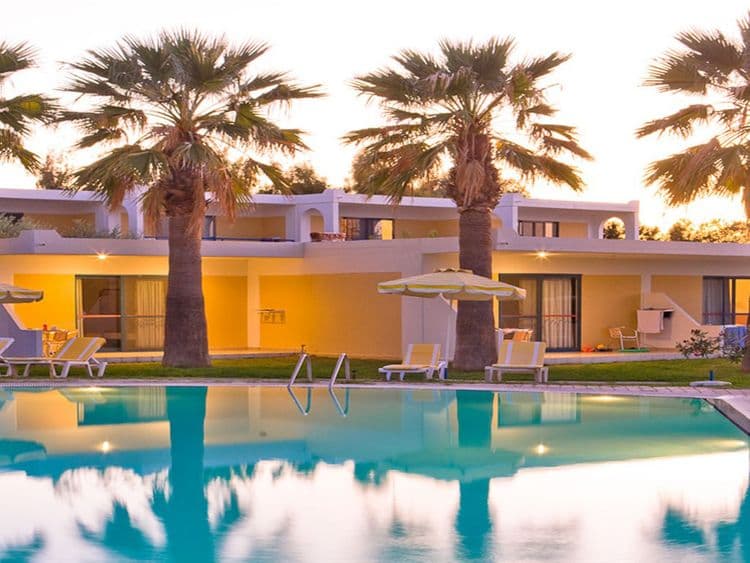 Alex Beach Hotel Bungalows