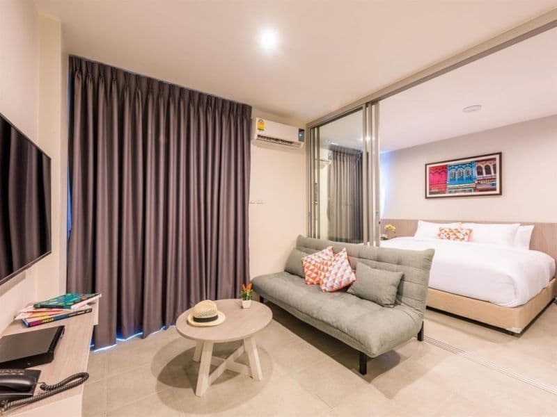 Recenta Suite Phuket Suanluang