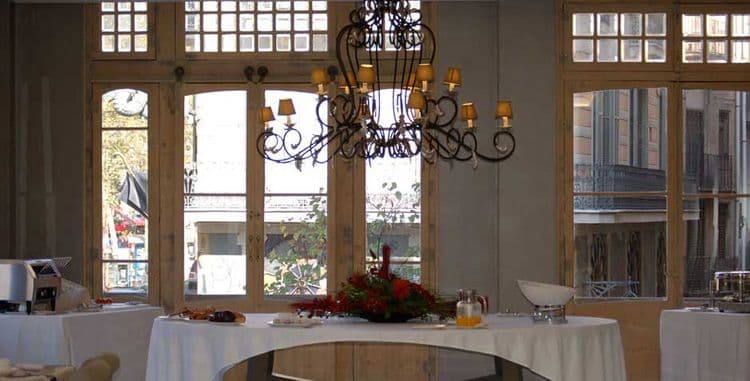 Internacional Cool Local Hotel