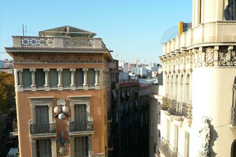 Internacional Cool Local Hotel