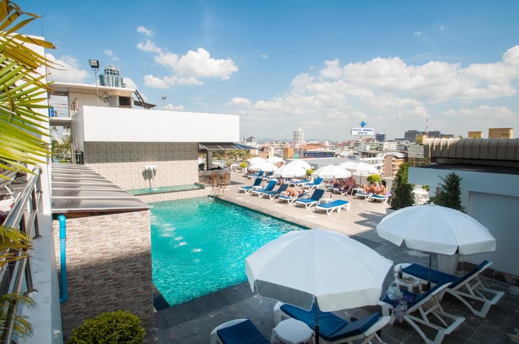 Flipper House Hotel