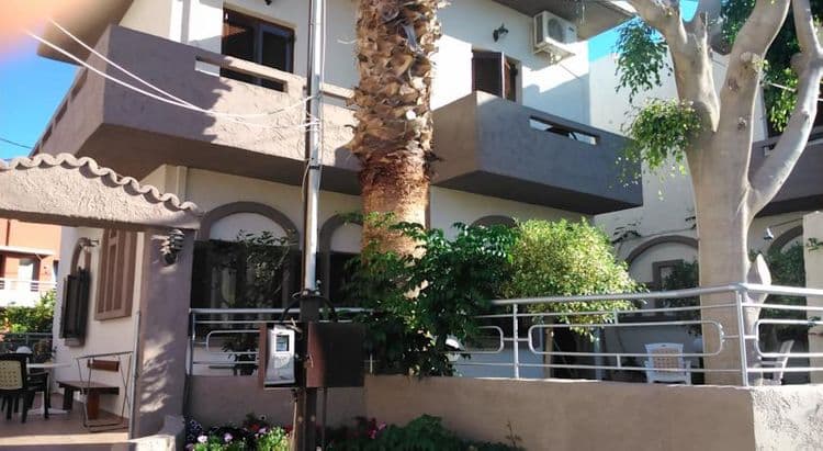 Fotula Apartments