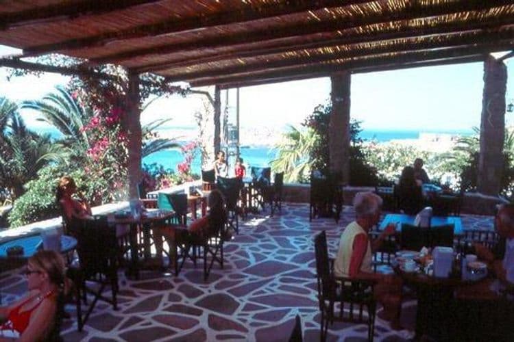 Zephiros Beach Hotel