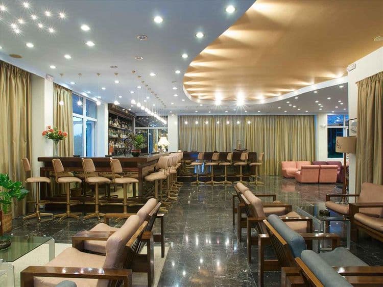 Alexandros Hotel