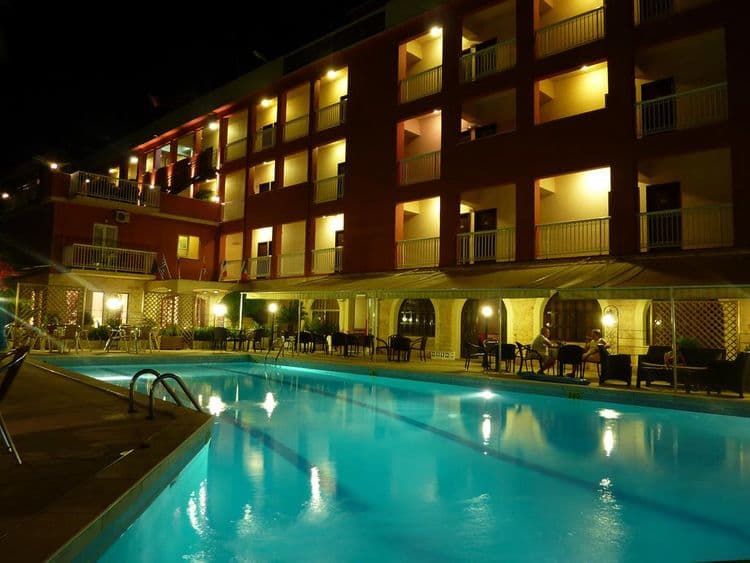 Oasis Hotel