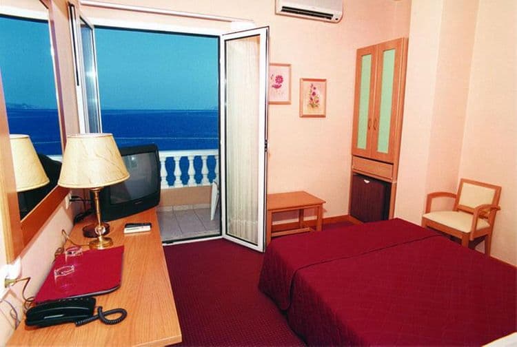 Mantas Seaside Boutique Hotel