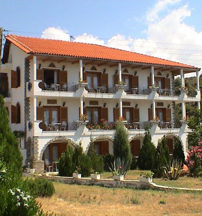 Pantheon Studios & Apartments