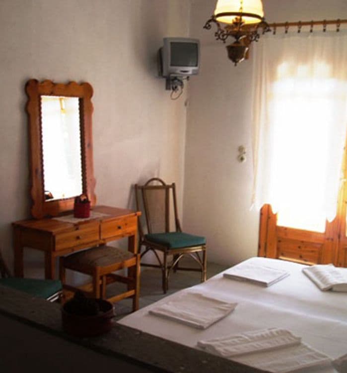 Pantheon Studios & Apartments