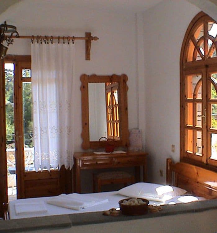 Pantheon Studios & Apartments