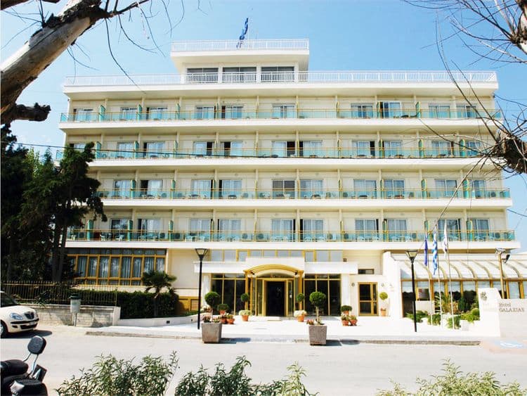Santa Beach Hotel