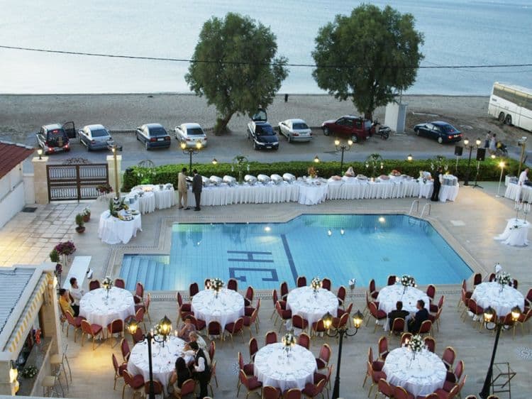 Santa Beach Hotel