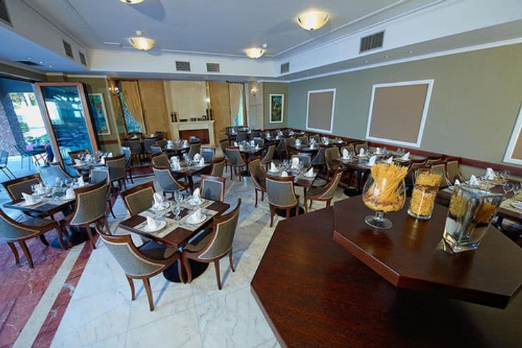 Royal Hotel