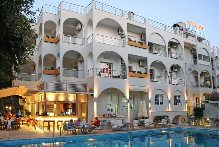 Kronos Hotel