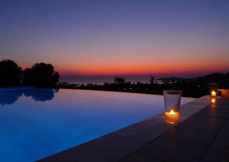 Amaryllis Villa