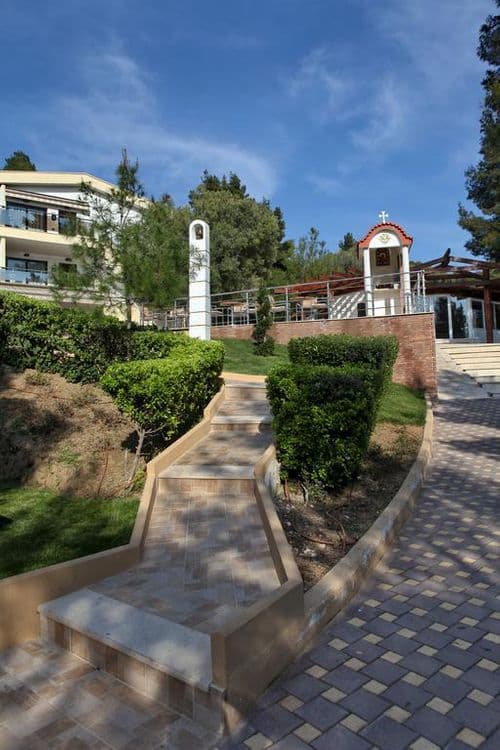 Rahoni Cronwell Park Hotel