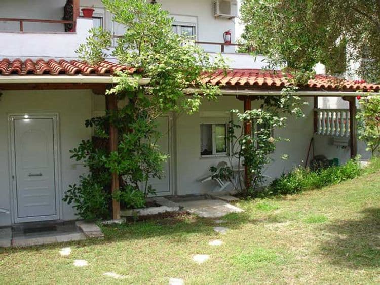 Eleni Villa