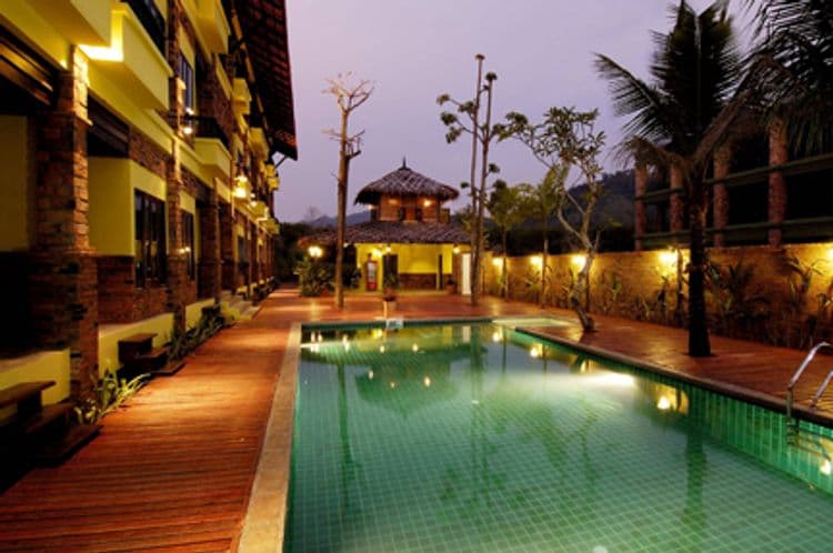 Motive Cottage Resort